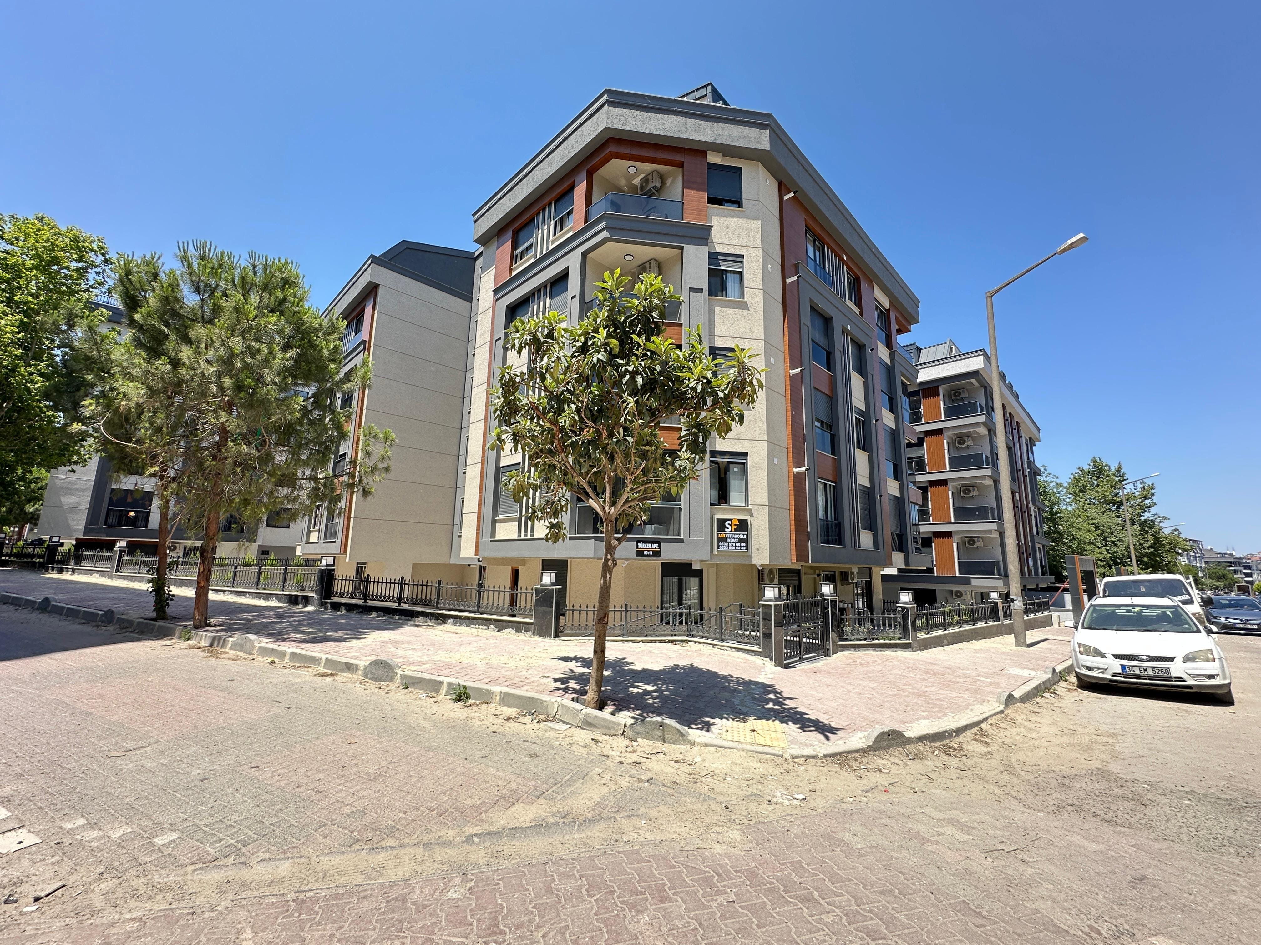 Marcity'den Bahçelievler Adnan Menderes Lisesi Civarı Sıfır K.Otoparklı Lüx Daire